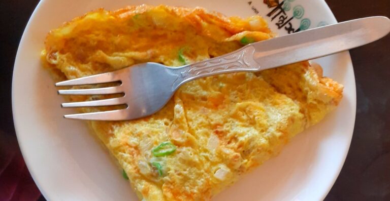 Omelette Recipe in Hindi - एग आमलेट बनाने की विधि