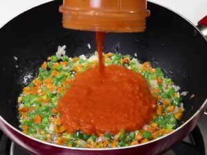 Simple Tomato Pasta Recipe in Hindi | सिंपल पास्ता रेसिपी इन हिंदी